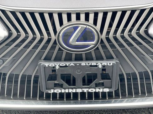 Used 2019 Lexus ES 300h w/ Accessory Package FWD image 19