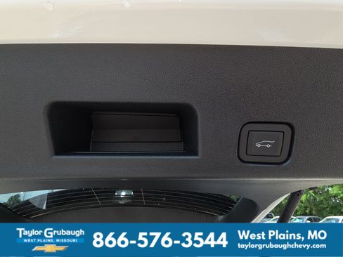 New 2026 Chevrolet Traverse LT w/ Midnight/Sport Edition FWD image 34