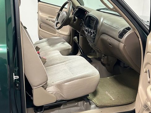 Used 2004 Toyota Tundra image 9
