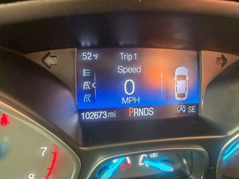 Used 2019 Ford Escape SE image 12