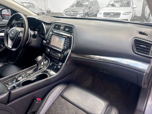 Used 2018 Nissan Maxima SR image 30