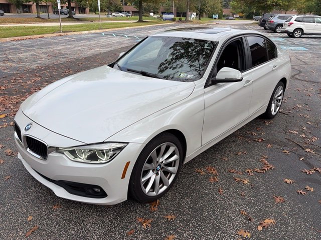 Used 2018 BMW 320i xDrive Sedan AWD/4WD image 1