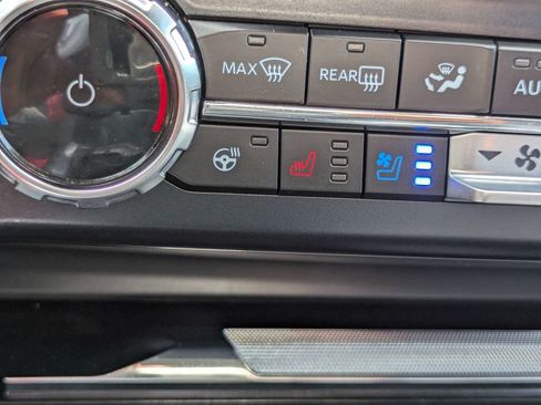 Used 2024 Ford F250 Lariat w/ Lariat Ultimate Package AWD/4WD image 23