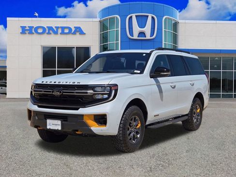 Used 2025 Ford Expedition Tremor AWD/4WD image 7