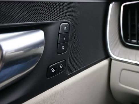 Certified 2023 Volvo XC60 B5 Plus w/ Climate Package FWD image 29
