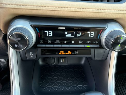 Used 2025 Toyota RAV4 XLE image 23