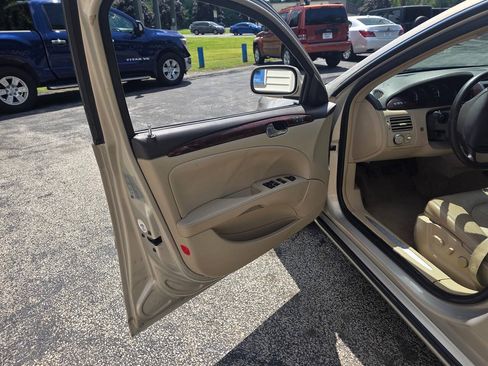 Used 2008 Buick Lucerne CXL w/ Ultra Confidence Package FWD image 12