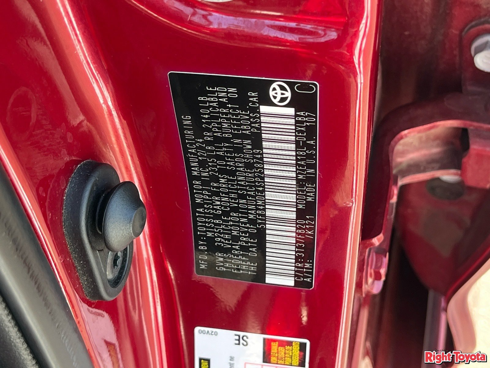 Certified 2025 Toyota Corolla LE FWD image 33