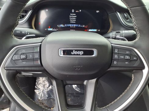 Certified 2024 Jeep Grand Cherokee L Altitude image 27