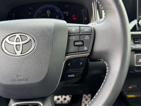 Certified 2025 Toyota Camry SE FWD image 26