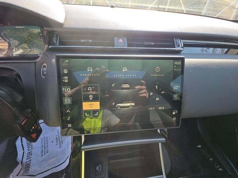 Used 2025 Land Rover Range Rover Velar Dynamic SE image 5