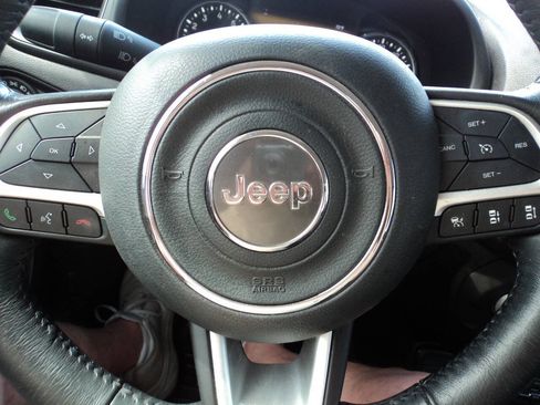 Used 2023 Jeep Renegade Limited AWD/4WD image 15