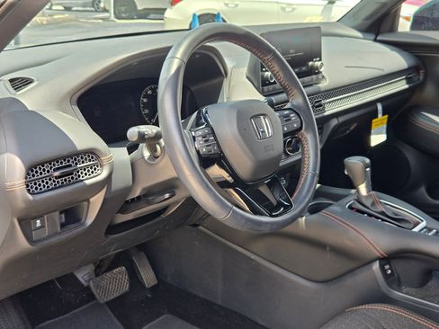 Used 2025 Honda HR-V Sport image 12