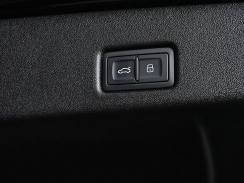 New 2025 Audi Q5 2.0T Premium Plus image 32