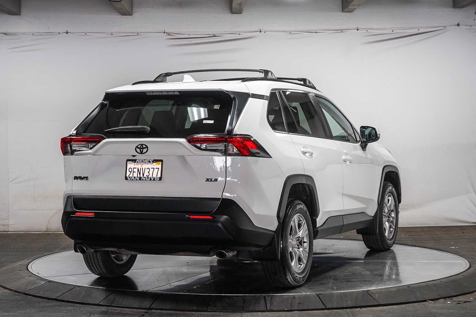 Used 2023 Toyota RAV4 XLE w/ Convenience Package FWD image 5