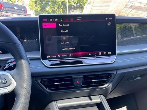 New 2026 Volkswagen Tiguan SE R-Line FWD image 5