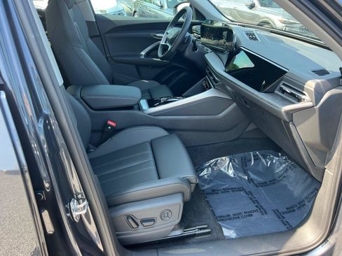 Used 2025 Audi Q5 Premium Plus AWD/4WD image 13