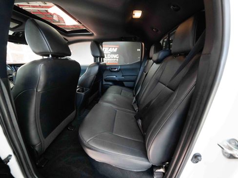 Used 2019 Toyota Tacoma TRD Off-Road image 23