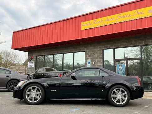 Used 2006 Cadillac XLR image 2