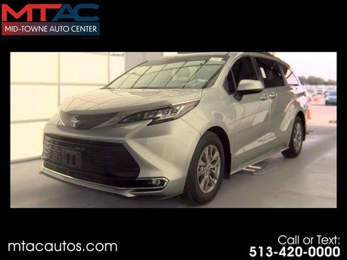 Used 2021 Toyota Sienna XLE w/ XLE Plus Package FWD image 1