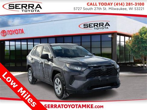 Used 2019 Toyota RAV4 LE image 1