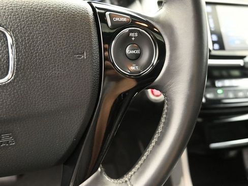 Used 2017 Honda Accord EX-L image 6