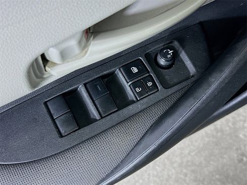 Used 2022 Toyota Corolla LE image 18