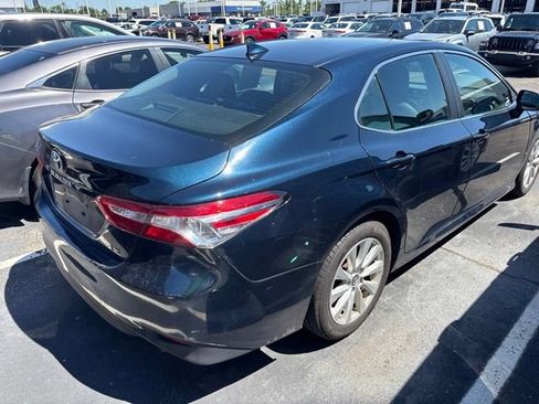 Used 2019 Toyota Camry LE FWD image 5