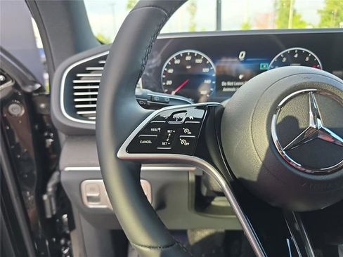 Used 2025 Mercedes-Benz GLE 350 4MATIC image 36