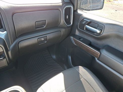 Used 2021 Chevrolet Silverado 1500 LT AWD/4WD image 17