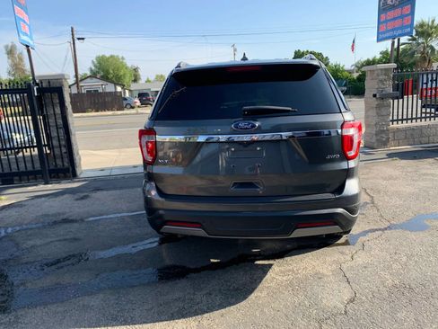 Used 2019 Ford Explorer XLT w/ Equipment Group 201A AWD/4WD image 6