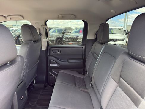 Used 2023 Nissan Frontier SV w/ Tow Package AWD/4WD image 33
