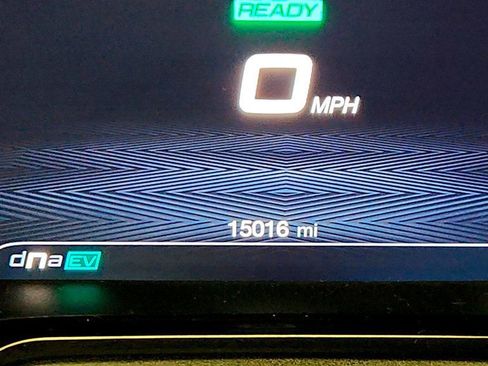 Used 2024 Alfa Romeo Tonale Ti w/ Premium Interior Package image 16