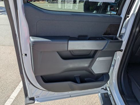 Used 2021 Ford F150 Lariat AWD/4WD image 32