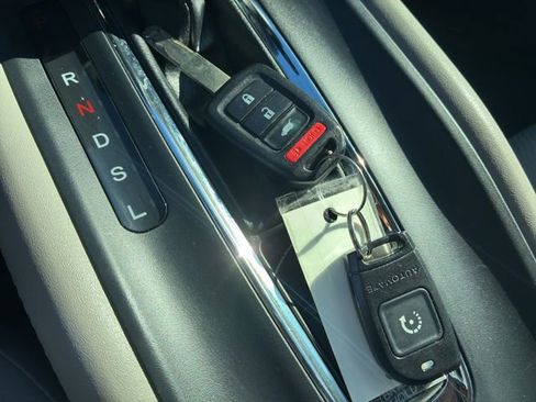 Used 2022 Honda HR-V LX image 27