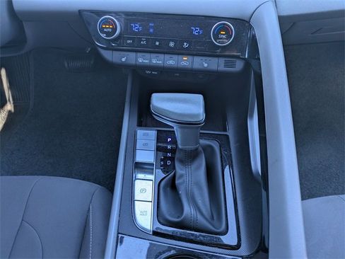 Used 2023 Hyundai Elantra SEL w/ Convenience Package image 18