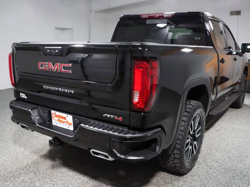 Used 2024 GMC Sierra 1500 AT4 w/ Technology Package AWD/4WD image 8