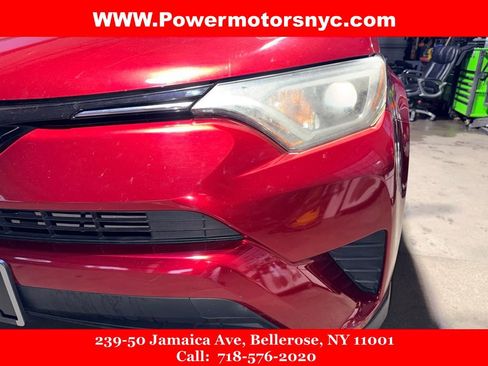 Used 2018 Toyota RAV4 LE image 12