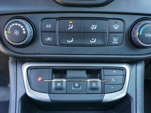 Used 2024 GMC Terrain SLE FWD image 17