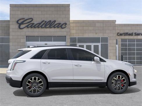 New 2026 Cadillac XT5 Sportv w/ LPO, Floor Liner Package image 5