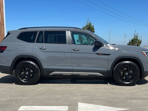 New 2026 Volkswagen Atlas Peak Edition AWD/4WD image 3