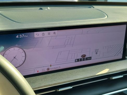 New 2025 Genesis GV80 3.5T Prestige image 9