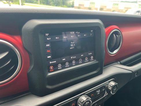 Used 2020 Jeep Gladiator Rubicon AWD/4WD image 15