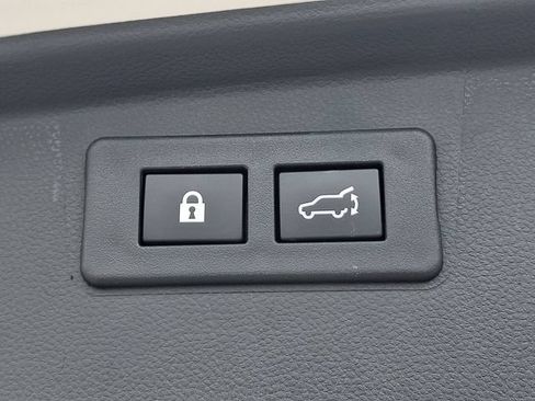 Used 2022 Subaru Outback Touring XT AWD/4WD image 31
