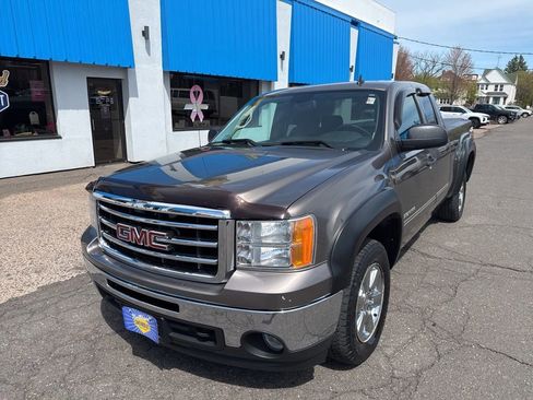 Used 2013 GMC Sierra 1500 SLE w/ Power Tech Package AWD/4WD image 2