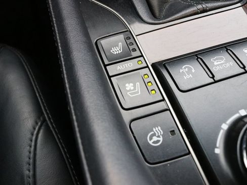 Used 2017 Lexus LX 570 4WD w/ Luxury Package image 21