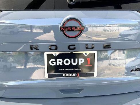 Certified 2025 Nissan Rogue SV AWD/4WD image 10