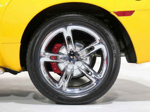 Used 2005 Chevrolet SSR w/ Preferred Equipment Group image 36