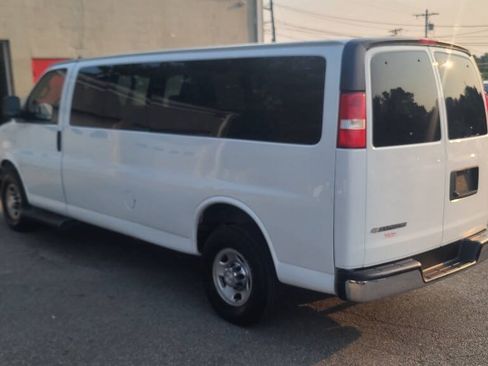 Used 2019 Chevrolet Express 3500 LT w/ LT Preferred Equipment Group RWD image 6