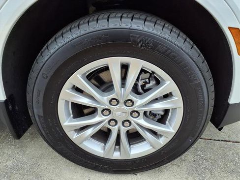 New 2026 Cadillac XT5 Luxury image 7